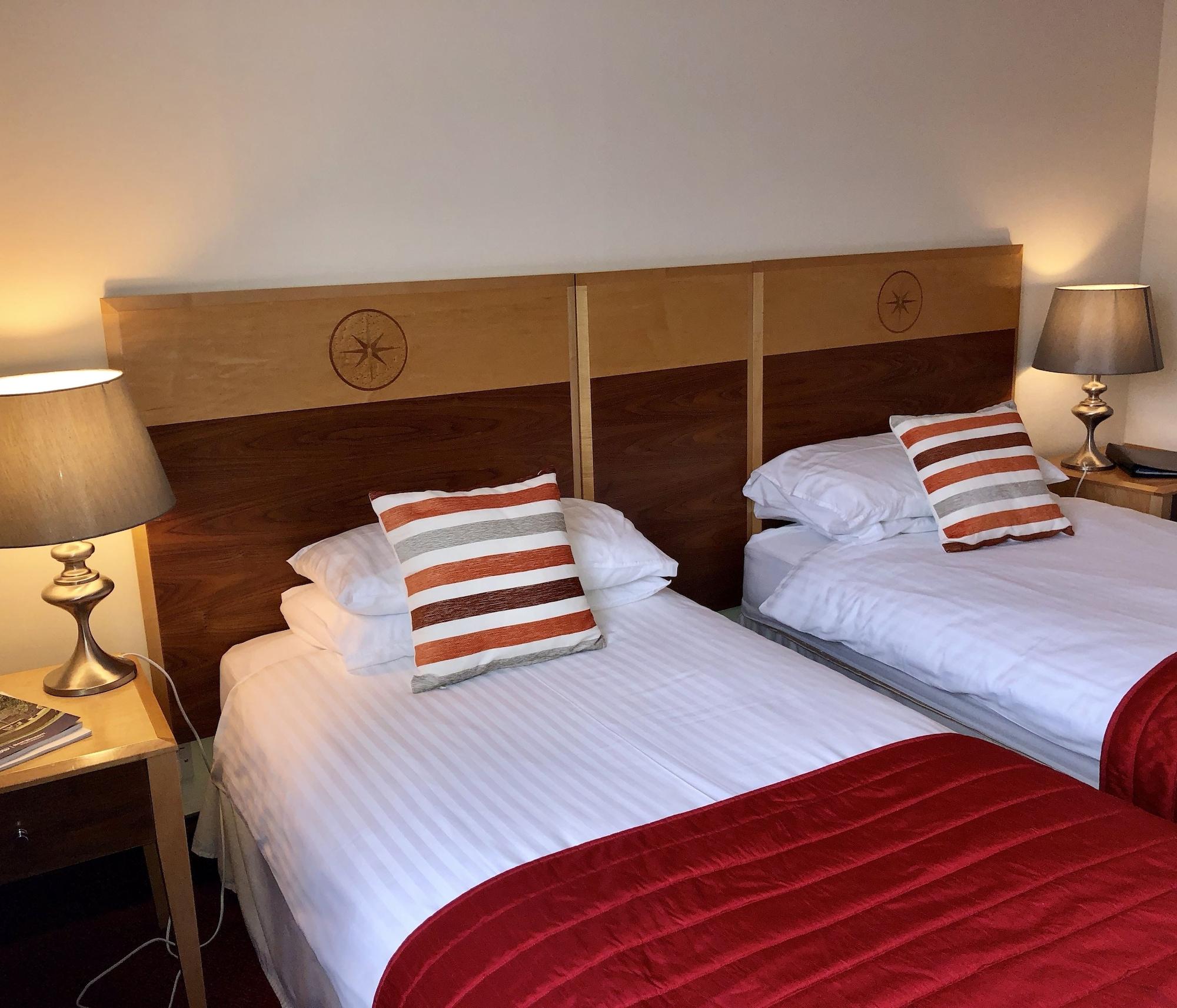 Best Western Compass Inn Tormarton Екстер'єр фото