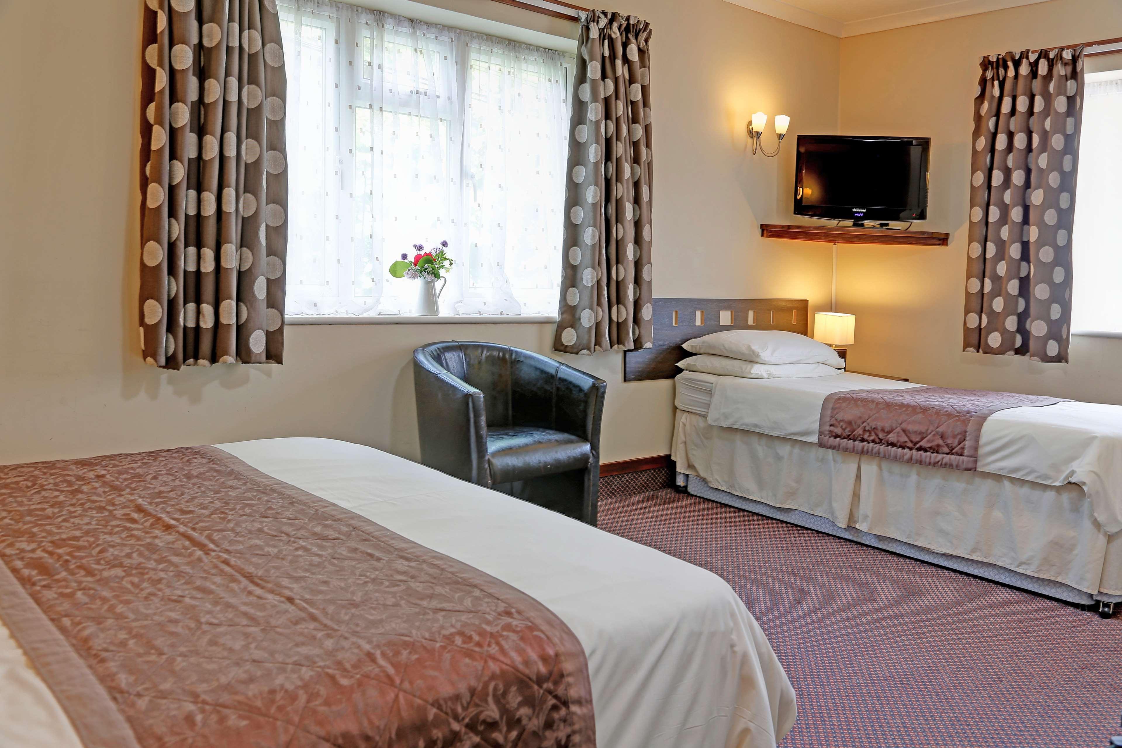 Best Western Compass Inn Tormarton Екстер'єр фото