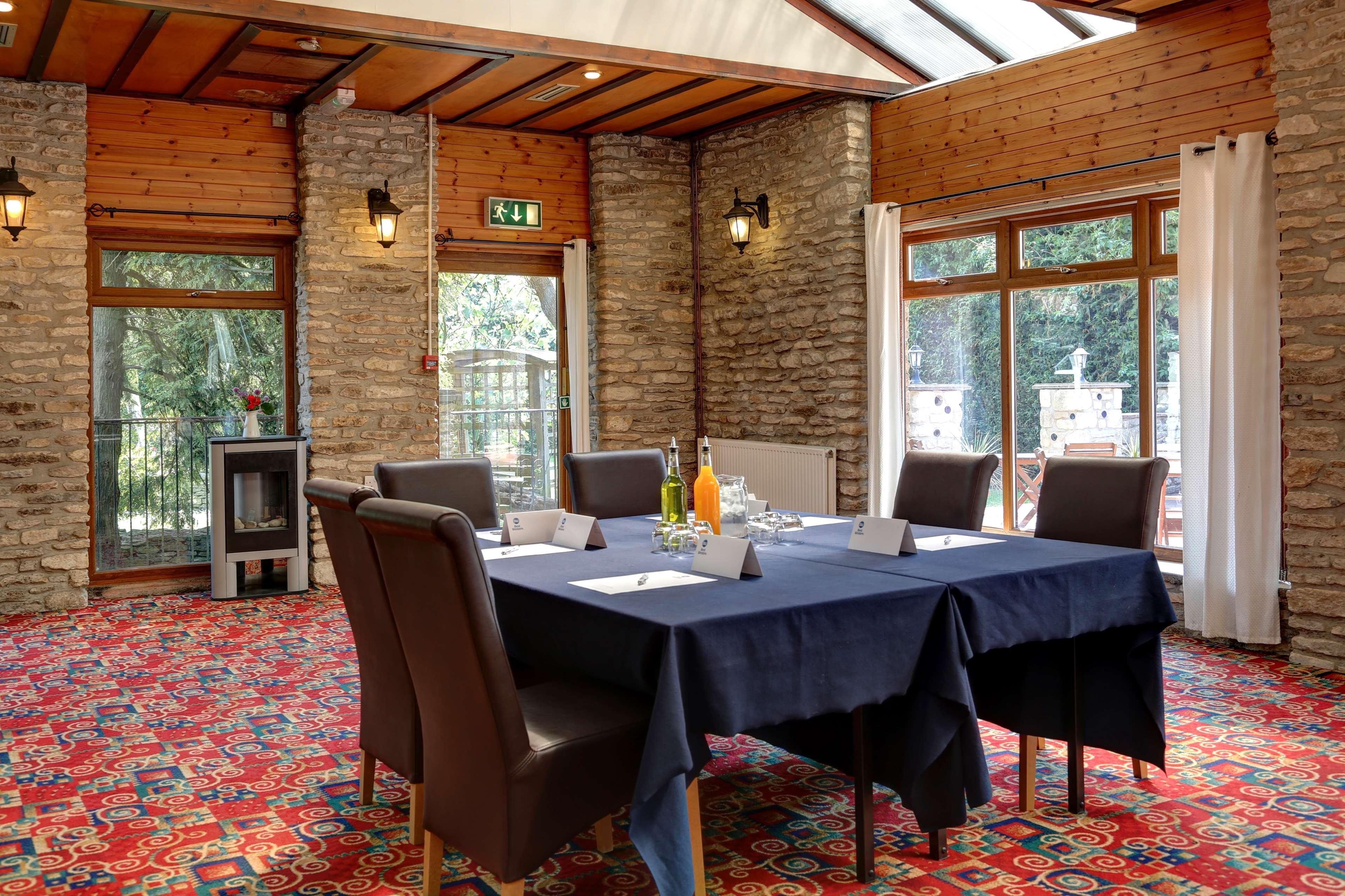 Best Western Compass Inn Tormarton Екстер'єр фото