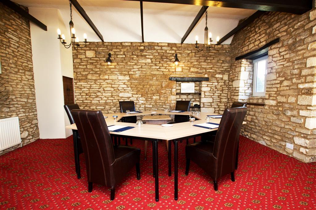 Best Western Compass Inn Tormarton Бізнес фото