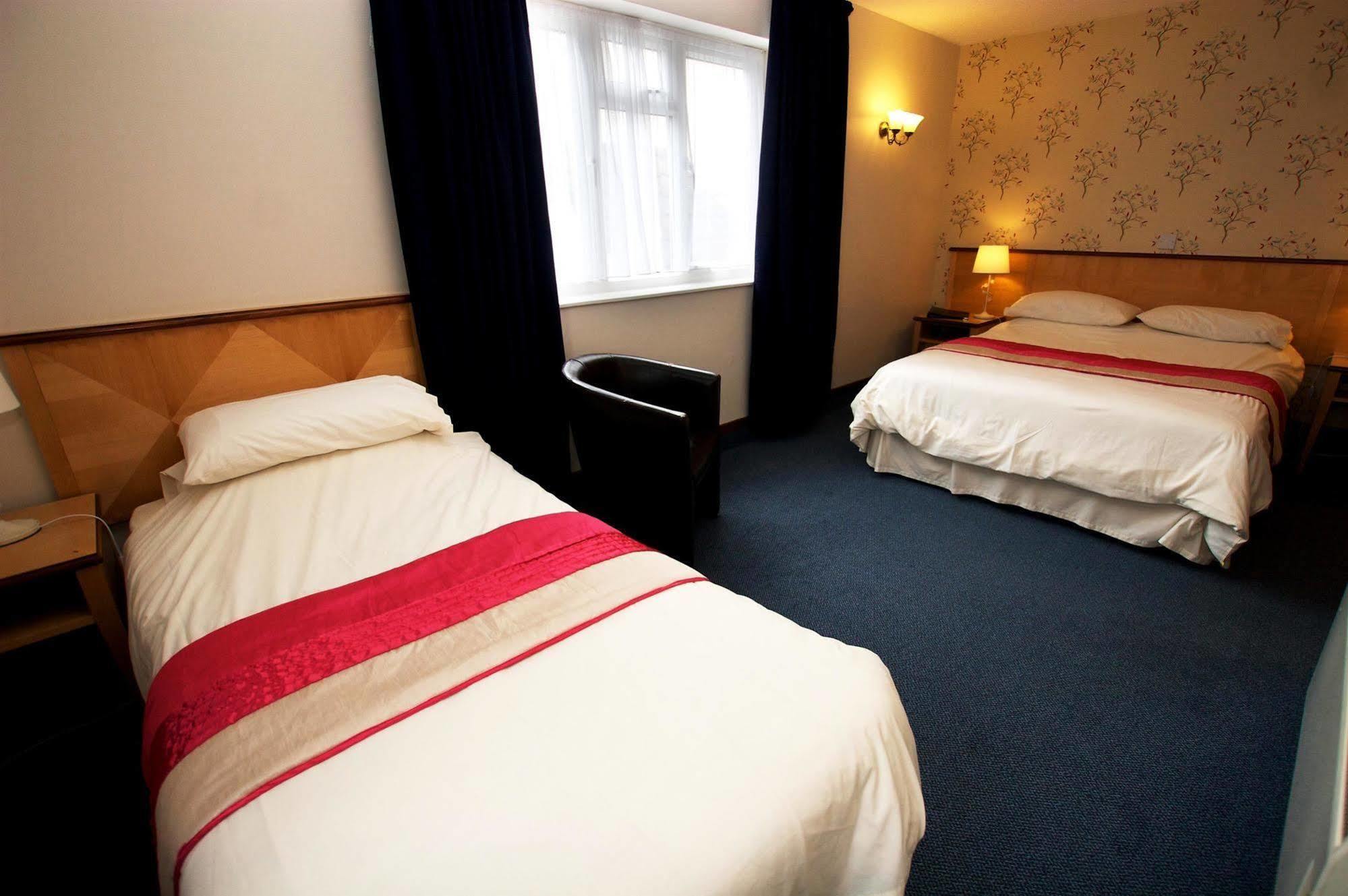 Best Western Compass Inn Tormarton Номер фото